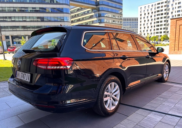 Volkswagen Passat cena 74990 przebieg: 62000, rok produkcji 2019 z Kraków małe 742